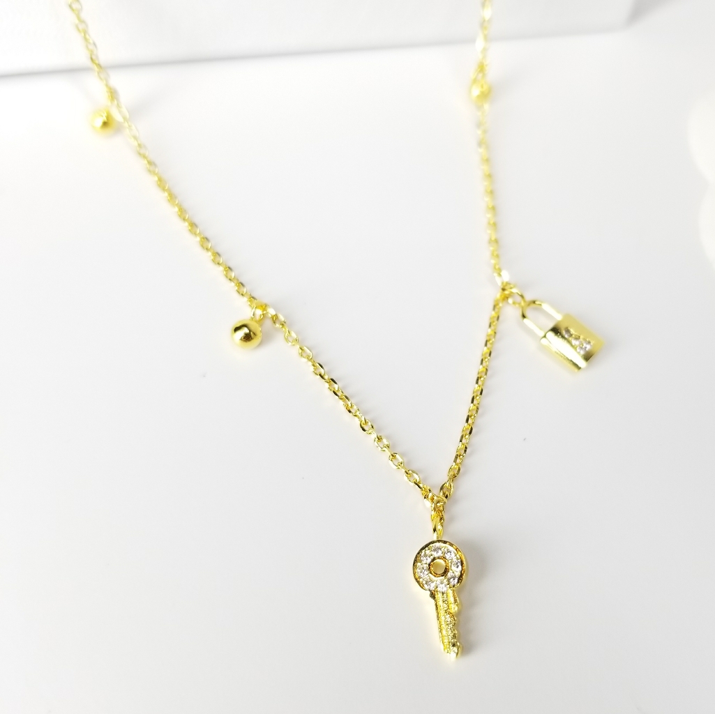 Nwt Dainty Key Lock Charms Choker Necklace